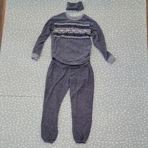 Cuddl Duds Gray Pajama Set with Patterned Top and Headband